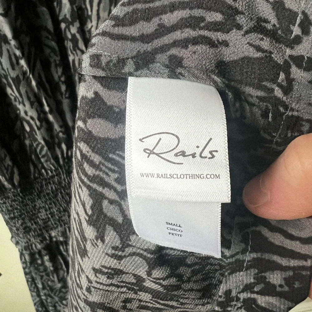 RAILS Zana Charcoal Abstract Animal Print Mini Dress Smocked Mobwife Modern S‎